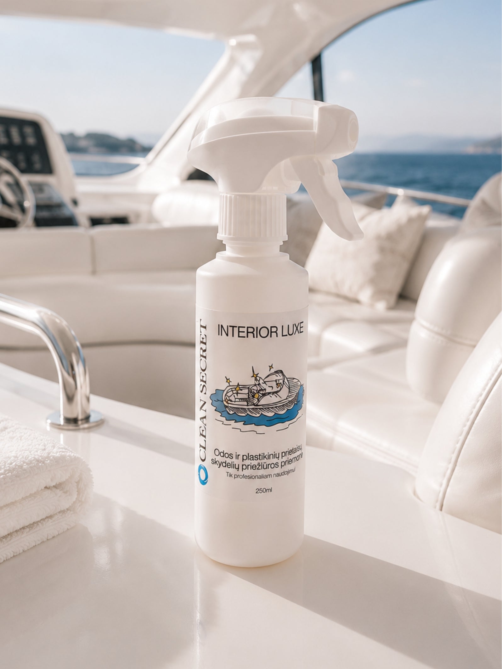 Odos ir plastikinių prietaisų skydelių priežiūros priemonė INTERIOR LUXE, 250ml